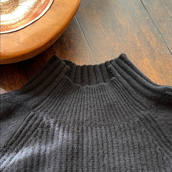 Everlane recycled cashmere mock turtleneck sweater - Picture 5 of 9
